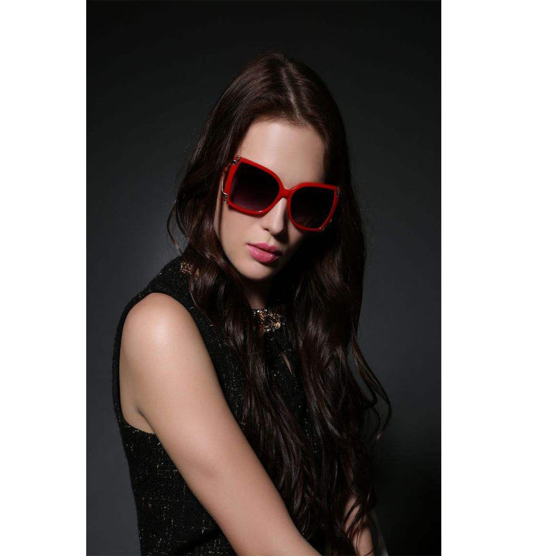 Kvinder plastik solbriller, UV 400 beskyttelseslinser, OEM-ordrer er velkomne